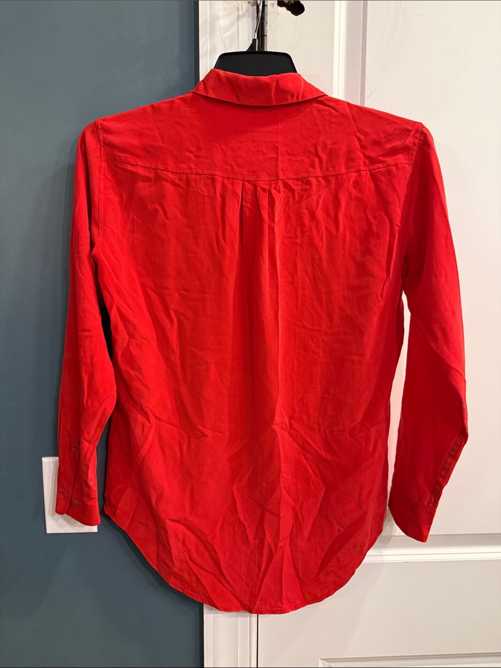 Equipment Femme Silk Button Down - Picture 3 of 4